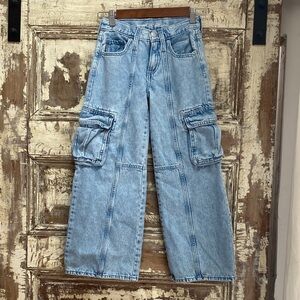 Girl’s Old Navy Baggy High-Rise Denim Cargo Wide Leg Jeans, Size 10